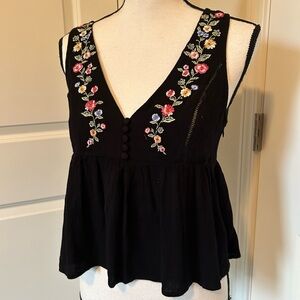 Black floral vneck flowy tank